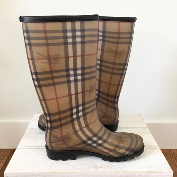 Burberry Rain Boots - Picture 5 of 5